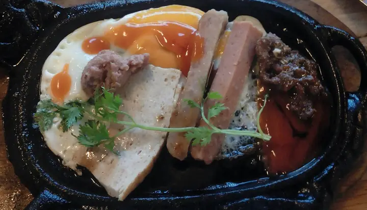 Review Chi Tiết Quán Bò Quanh Lửa Hồng 3 Ngon: Trải Nghiệm Thực Tế Và Đánh Giá Khách Quan