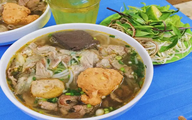 Bún Bò Huế Trần Khát Chân