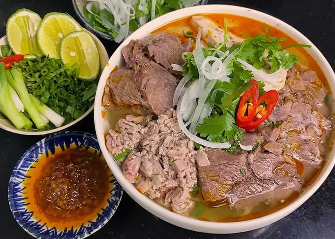 Bún Bò Ngon Nhất Sài Gòn