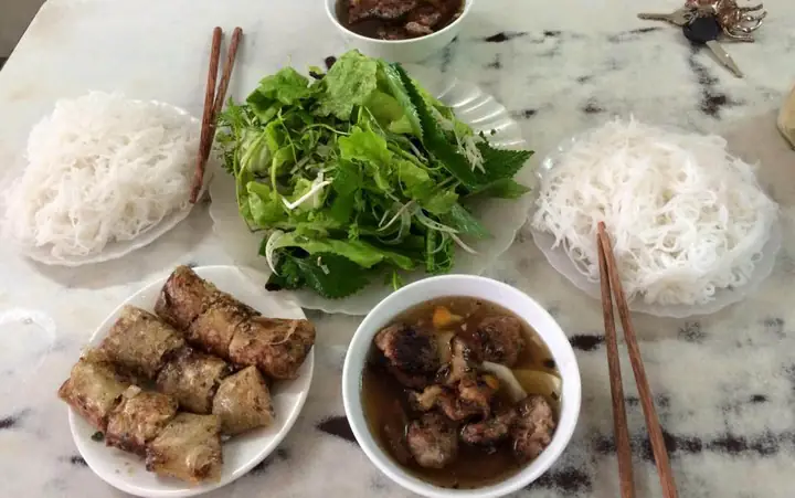 Review Quán Bún Chả Chương Dương Độ: Trải Nghiệm Đáng Giá?
