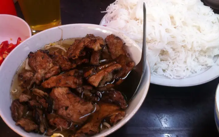 Review Quán Bún Chả Quạt Tình Mai Ninh Bình: Trải Nghiệm Đáng Nhớ?