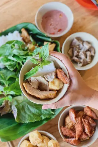 Review Bún Đậu Mắm Tôm A Chảnh Quận 3: Đánh Giá Toàn Diện Từ Thực Đơn Đến Trải Nghiệm