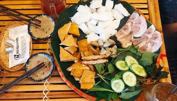 Review Bún Đậu Mắm Tôm H-famil Quận 9: Đánh Giá Khách Quan Từ A-z