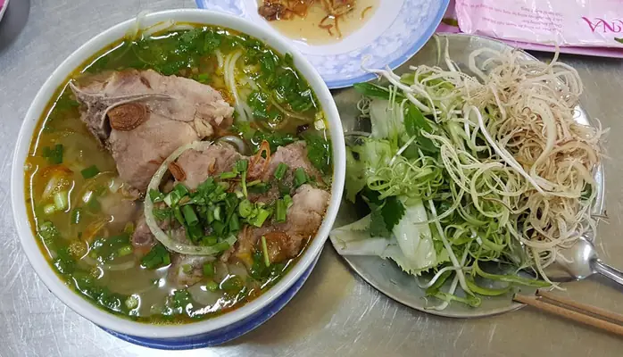 Đánh Giá Chi Tiết Món Bún Giò Heo Hóc Môn: Hương Vị Đậm Đà Và Bí Quyết Thưởng Thức