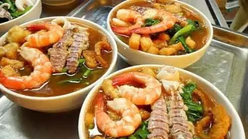 Review Quán Bún Thái Hải Sản Nguyễn Gia Thiều: Trải Nghiệm Hải Sản Tươi Ngon Giữa Lòng Bắc Ninh