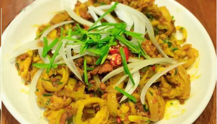 Review Chi Tiết Quán Bún Lòng Xào Nghệ Vy Vy Đà Nẵng: Trải Nghiệm Đáng Để Quay Lại