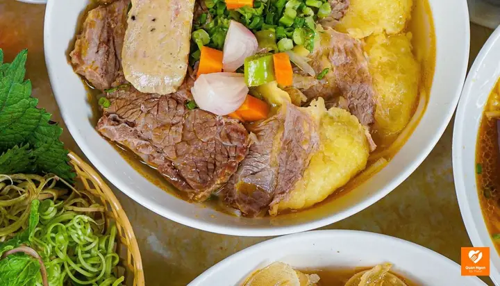 Review Quán Ăn Bún Mắm Phan Bội Châu: Trải Nghiệm Hương Vị Miền Trung Đậm Đà Tại Đà Nẵng