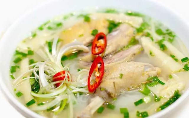 Review Bún Ngan Lý Nam Đế: Trải Nghiệm Ẩm Thực Phố Cổ