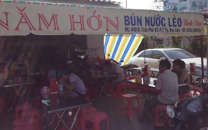 Bún Nước Lèo Năm Hớn: Bí Quyết Nước Dùng Trong Sạch Từ Bạc Liêu