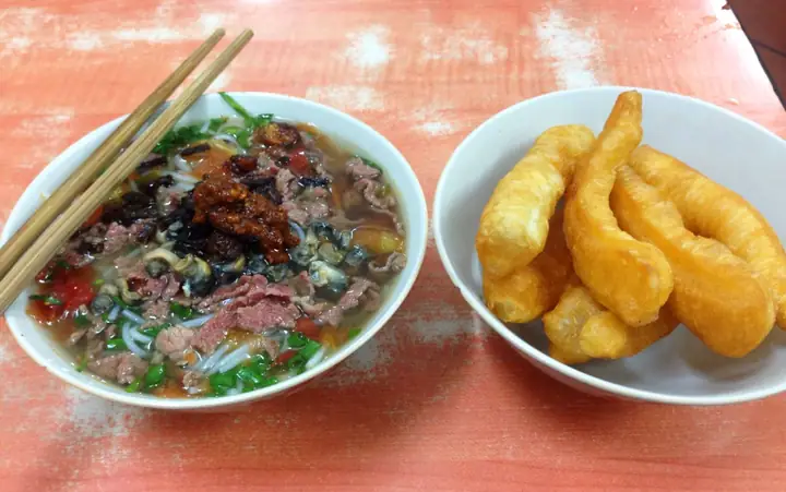 Review Quán Bún Ốc Tóp Mỡ Cô Lý: Trải Nghiệm Món Ngon Đặc Trưng Hà Nội