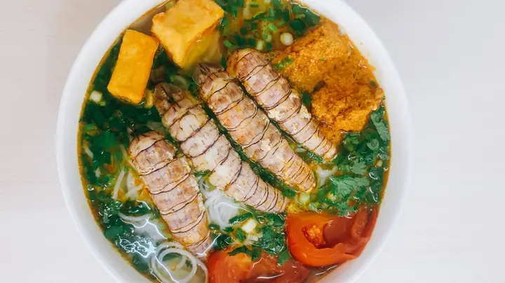 Bún Riêu Cua Bề Bề: Hương Vị Đậm Đà Từ Đồng Quê Việt