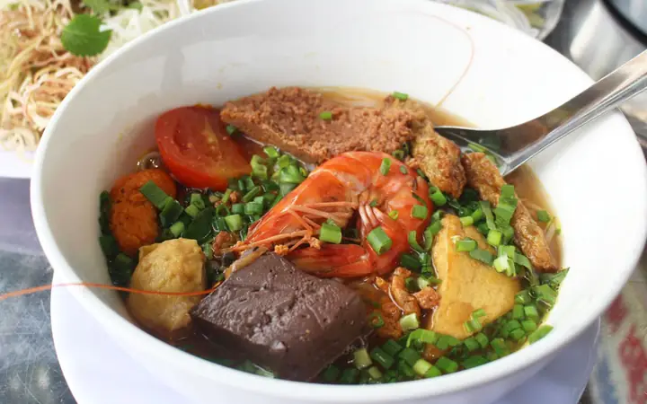 Bún Riêu Tôm Vũng Tàu: Hương Vị Đậm Đà Từ Biển