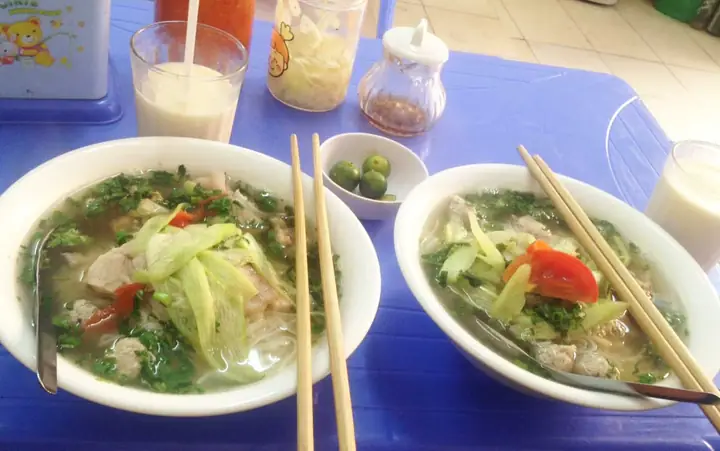 Review Bún Sườn Chua Phạm Ngọc Thạch: Trải Nghiệm Thực Tế Và Đánh Giá Khách Quan