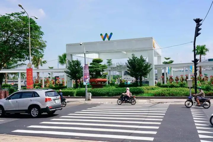 Khám Phá Waterbiz Coffee: Quán Cà Phê View Sông Sài Gòn Đẹp Nhất Ở Bến Bạch Đằng
