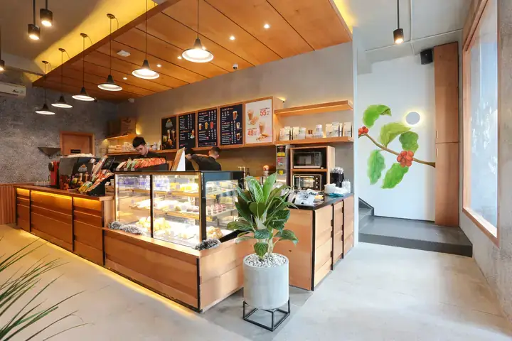 Review Quán Cà Phê Trần Hưng Đạo Quận 5: Trải Nghiệm Cà Phê Vỉa Hè Đậm Chất Sài Gòn