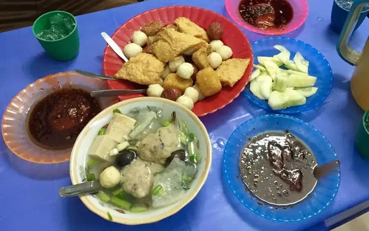 Review Quán Ăn Vặt Cá Viên Chiên Anh Chị Em: Góc Nhìn Khách Quan Cho Người Thích Ăn Vặt