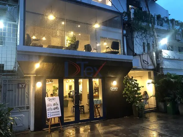 Là Việt Coffee 57 Tú Xương: Review Chi Tiết Quán Cà Phê Văn Hóa Quận 3