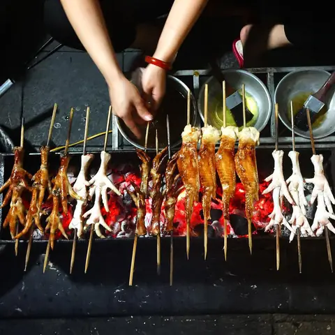 Chân Gà Nướng Hà Nội: Khám Phá Món Ăn Vặt Đặc Trưng Và Bí Quyết Thưởng Thức Đúng Chuẩn