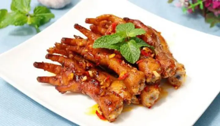 Review Quán Ăn 253c Ngọc Lâm: Bún Riêu Cua Kết Hợp Chân & Cánh Gà Nướng Đặc Sắc