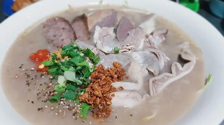 Review Quán Cháo Lòng 293 Phan Xích Long: Trải Nghiệm Món Cháo Lòng Đậm Đà Ở Phú Nhuận