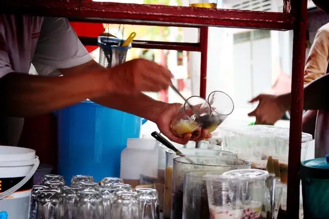 Chè Ba Màu Nguyễn Phi Khanh