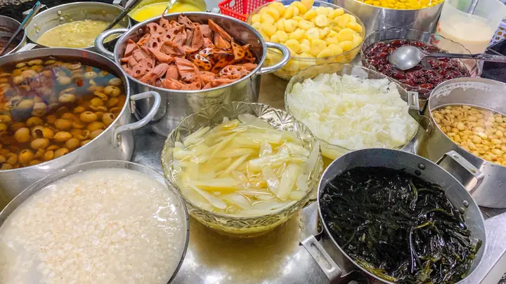 Chè Người Hoa Quận 5: Tổng Hợp Địa Chỉ, Món Ngon Và Review Chi Tiết