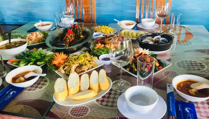 Review Nhà Hàng Chợ Hải Sản Thiên Phú: Đánh Giá Chi Tiết Trải Nghiệm Ẩm Thực Biển Tại Hà Đông