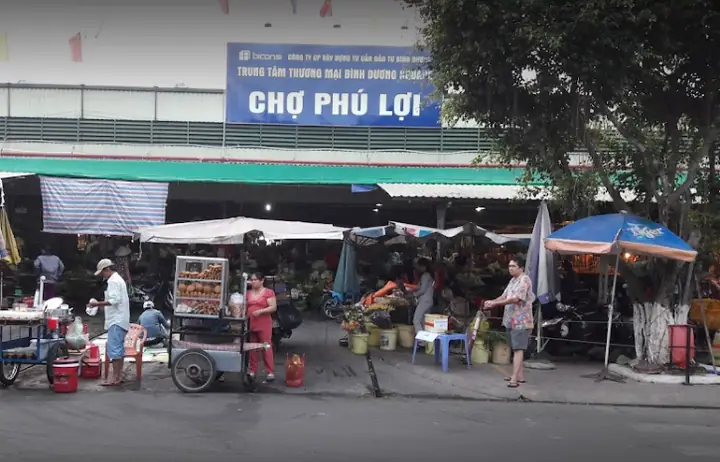 Chợ Phú Lợi Bình Dương: Thiên Đường Mua Sắm Nguyên Liệu & Ẩm Thực Đường Phố
