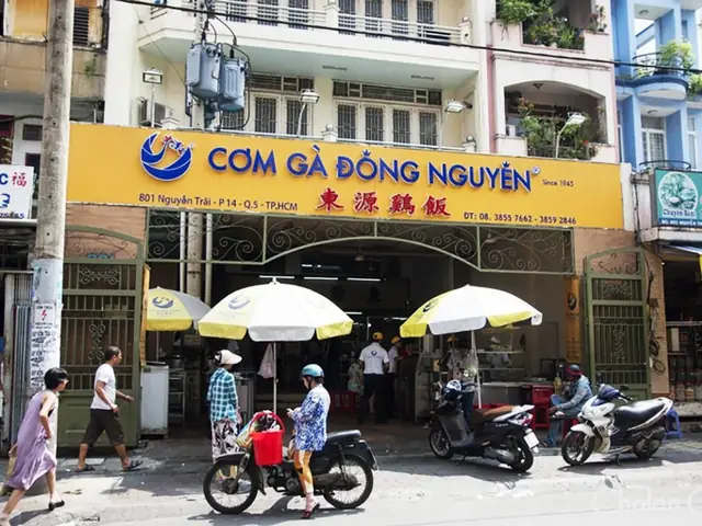 Cơm Gà Đông Nguyên Nguyễn Trãi