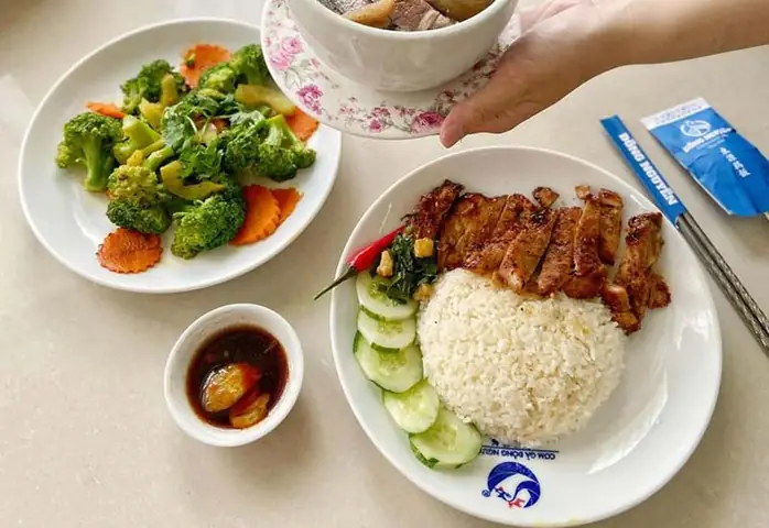 Cơm Gà Đông Nguyên Quận 7