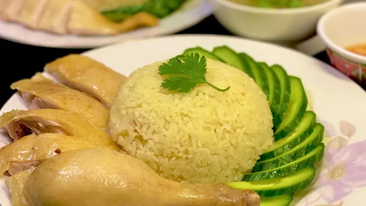 Review Cơm Gà Hải Nam Ngô Quyền: Có Đáng Thử Không?