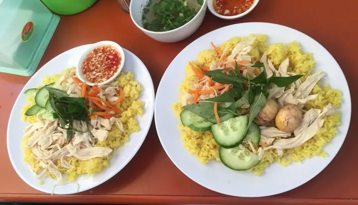 Cơm Gà Phú Yên Phan Đăng Lưu: Hương Vị Đậm Chất Miền Trung