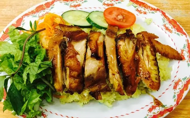 Cơm Gà Tú Tài Đà Nẵng: Món Ăn Đặc Trưng Miền Trung