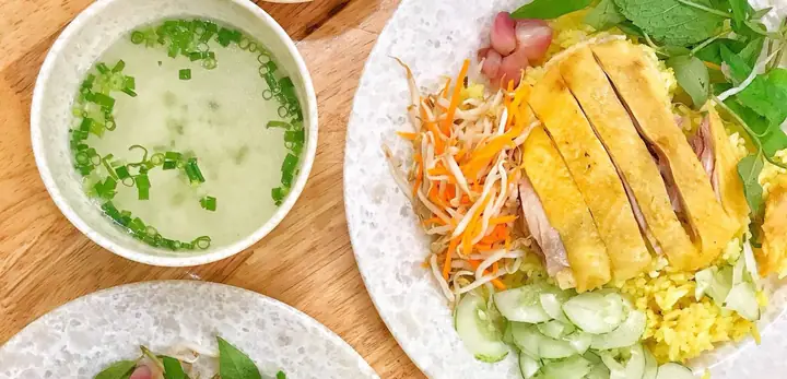 Cơm Gà Tuyết Nhung Tô Hiệu