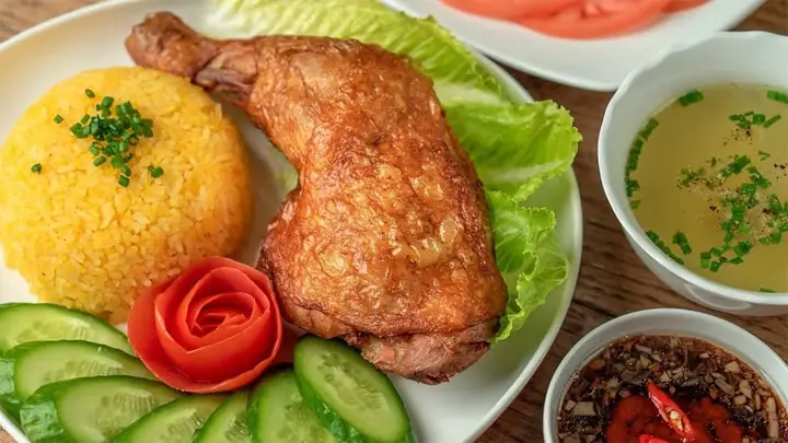 Cơm Gà Xối Mỡ Cần Thơ