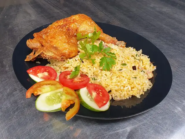 Cơm Gà Xối Mỡ Gần Đây