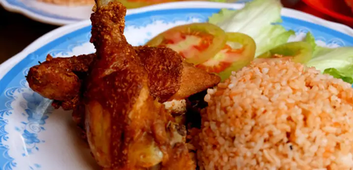 Cơm Gà Xối Mỡ Quang Tâm