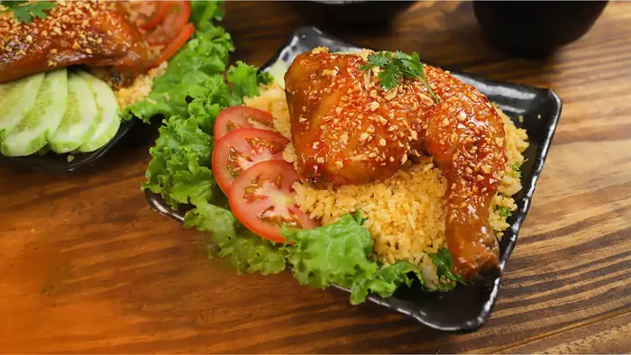 Cơm Gà Xối Mỡ Quy Nhơn