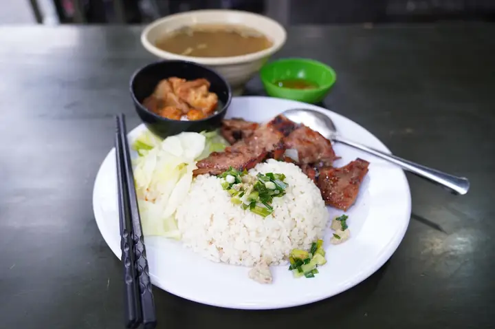 Review Cơm Tấm Cô Kiều Sóc Trăng: Hương Vị Miền Tây Đậm Đà Từ Sườn Nướng