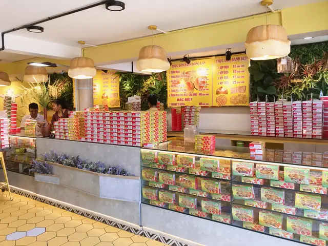 Cửa Hàng Bánh Trung Lan