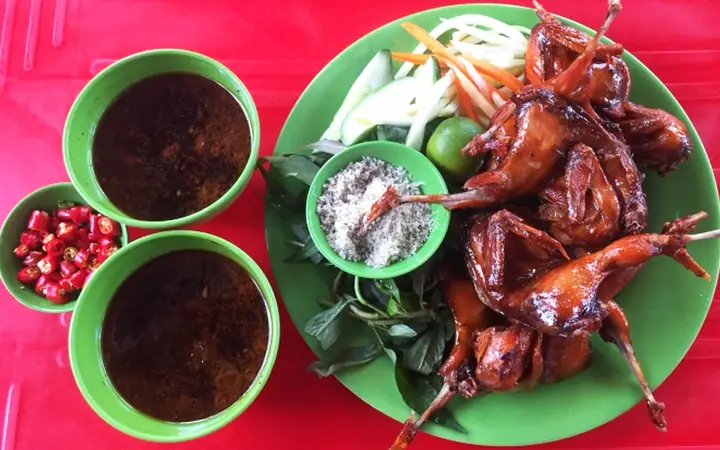 Review Quán Cô Năm: Cút Chiên Bơ Đậm Đà Và Giòn Rụm Ở Quận 10