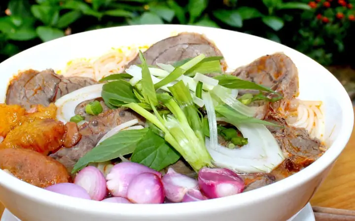 Đặc Sản Trần Đà Nẵng: Đánh Giá Toàn Diện Nhà Hàng Ẩm Thực Món Việt