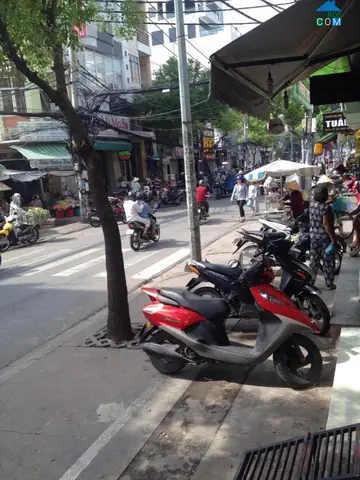 Dốc Vạn Kiếp Hà Nội: Khám Phá Khu Ẩm Thực Nhộn Nhịp Quận Hai Bà Trưng