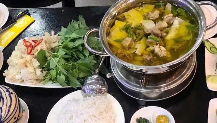 Gà Nấu Lá É Phú Yên