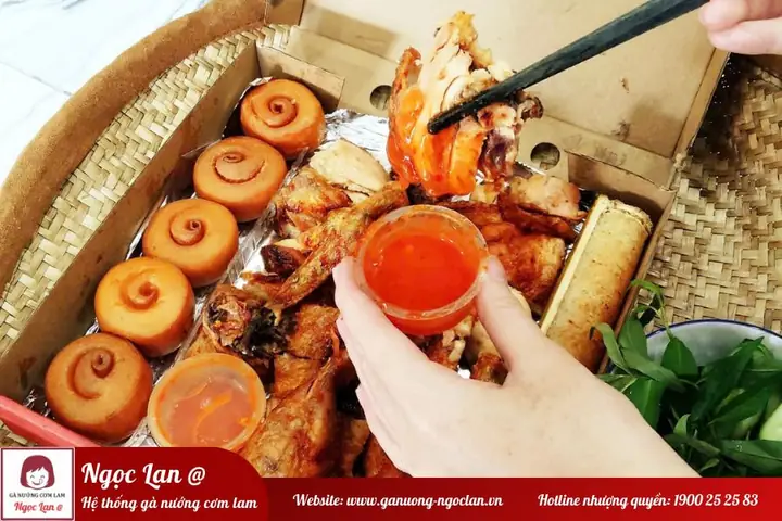 Review Gà Nướng Cơm Lam Gò Vấp: Điểm Nhấn Ẩm Thực Giữa Lòng Sài Gòn