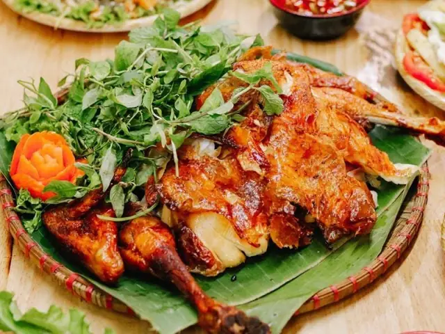 Gà Nướng Lu Phạm Ngọc Thạch