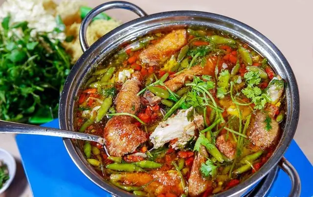 Gà Tiềm Ớt Hiểm Bình Dương