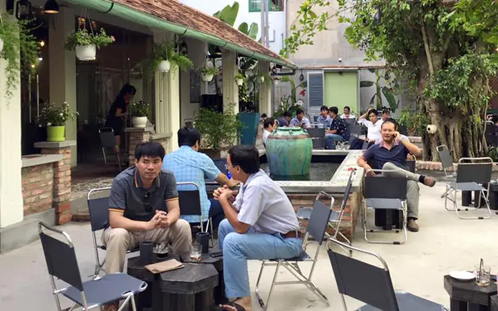Review Gạch Cafe Bùi Đình Tuý: Quán Cà Phê Phong Cách Việt Giữa Lòng Sài Gòn