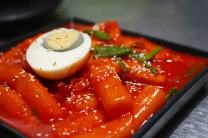 Review Gimbap Hàn Quốc Ngọc Lâm: Trải Nghiệm Ẩm Thực Hàn Quốc Chất Lượng Tại Hà Nội