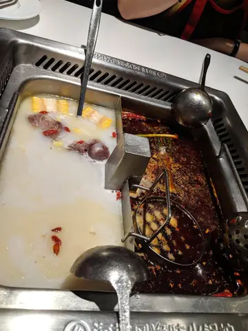 Hai Di Lao Huo Guo: Đánh Giá Chi Tiết Nhà Hàng Lẩu Hải Đảo Với Dịch Vụ Vượt Trội
